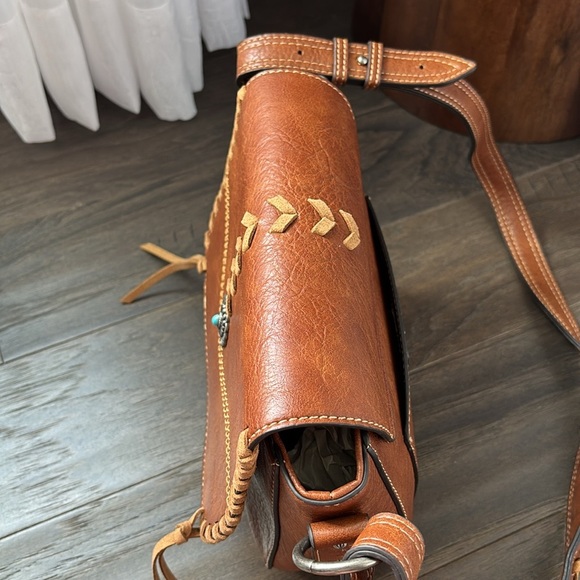 Justin Whip Stitch Saddle/Crossbody Bag,Vegan Leather,Fringe Tassles,Lace,concho - Picture 5 of 15